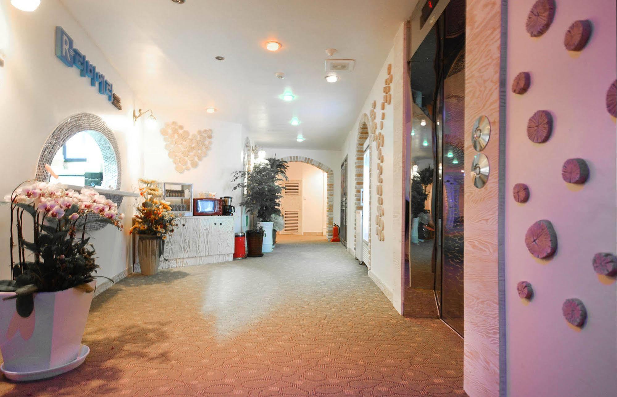 Riviera Motel Goyang Ngoại thất bức ảnh